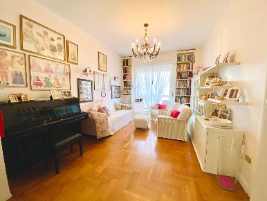 Foto Appartamento in Via Guglielmo Marconi 43, Sesto San Giovanni di 106 m²