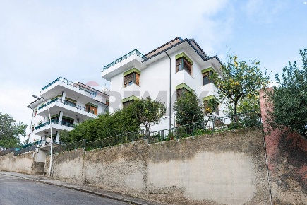 Foto Appartamento in Via Bainsizza 19, Cagliari Tuvixeddu di 150 m²