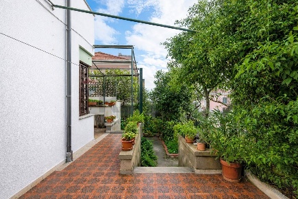 Foto Appartamento in Via Bainsizza 19, Cagliari Tuvixeddu di 150 m²