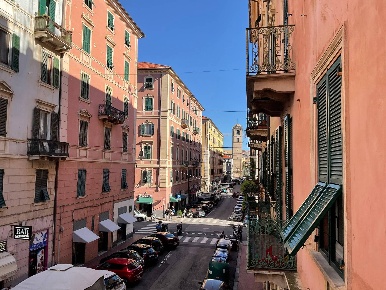 Foto Appartamento in VIA VERZELLINO, Savona Centro Storico di 140 m²