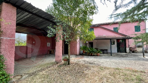 Foto Rustico in Contrada Delle Cese 20, Pontecorvo di 175 m² con 9 locali