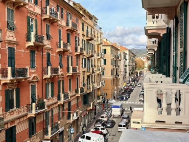 Foto Appartamento in Via Guidobono, Savona Centro Storico di 95 m²