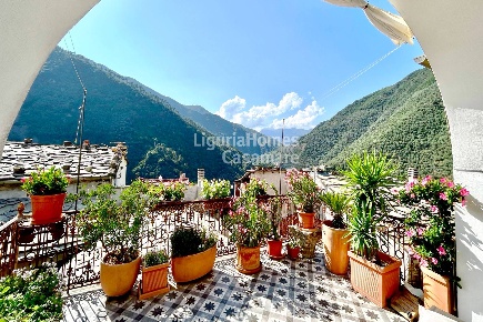 Foto Case semi ndipendenti in Vicolo Castello, Montalto Carpasio di 175 m²