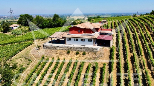 Foto Villa unifamiliare in Via Garlassolo 15, Retorbido Centro di 260 m²