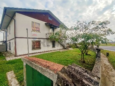 Foto Case semi ndipendenti a Tresignana Formignana di 230 m² con 10 locali