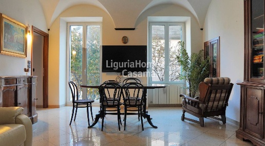 Foto Appartamento in Piazza Camillo Benso di Cavour, Santo Stefano al Mare