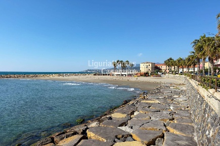 Foto Appartamento in Lungomare Cap. E. D'albertis, Santo Stefano al Mare