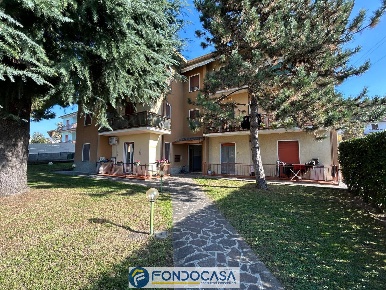 Foto Appartamento a Adro Centro di 92 m² con 3 locali in vendita