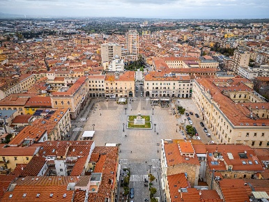 Foto Ufficio in Piazza d'Italia 23, Sassari Centro Storico di 500 m²