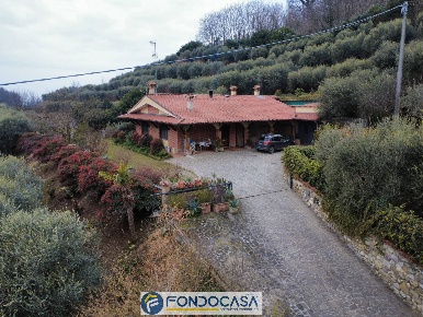 Foto Villa unifamiliare a Provaglio d'Iseo Fontane Zurane Gresine di 310 m²