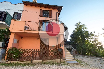Foto Case semi ndipendenti in Contrada Santa Giusta, Lanciano di 157 m²