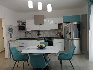 Foto Casa indipendente a Lanciano Centro di 153 m² con 8 locali in vendita