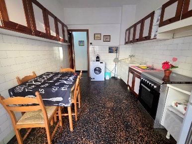 Foto Appartamento in Via De Mari, Genova Pra' di 85 m² con 6 locali