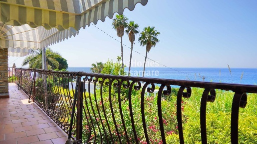 Foto Villa unifamiliare in via Aurelia Ponente, Santo Stefano al Mare