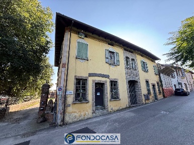 Foto Locale commerciale a Cazzago San Martino Bornato di 113 m² in vendita