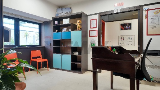 Foto Ufficio in Via Del Consorzio 2, Falconara Marittima Centro di 115 m²