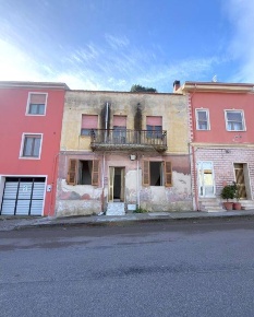 Foto Appartamento in Via Roma, Ossi di 121 m² con 4 locali in vendita