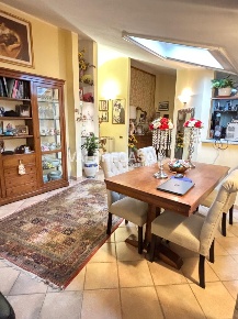 Foto Mansarde a Carrara Fontia, Fossola, Fossone con 100 locali in vendita