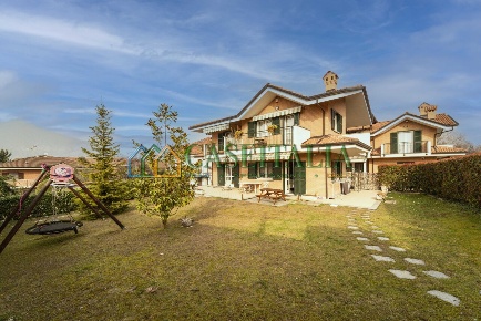 Foto Appartamento in Vicolo chianale  29, Rosta di 125 m² con 3 locali