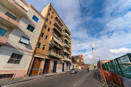 Foto Appartamento in Piazza Spedini 8, Catania Cibali di 160 m² in vendita