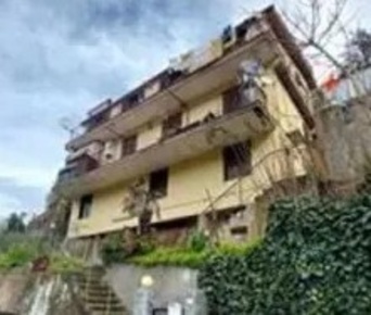 Foto Appartamento in Via Domenico Tempesta 8, Ventimiglia di 91 m² all'asta