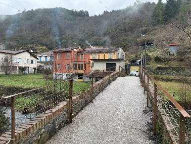 Foto Appartamento a San Colombano Certenoli di 160 m² con 10 locali