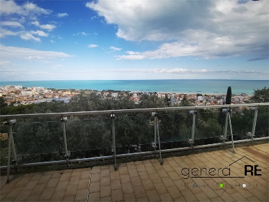 Foto Appartamento a Pescara Colle del Telegrafo - Colle Scorrano di 230 m²