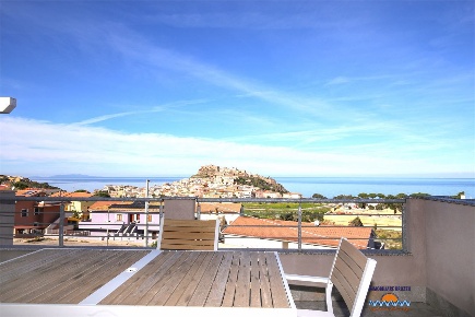 Foto Attico in Via Li Russi, Castelsardo di 50 m² con 3 locali in vendita