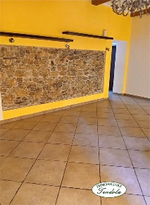 Foto Appartamento a Ameglia Centro di 110 m² con 4 locali in vendita