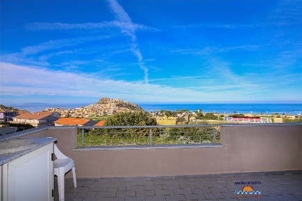 Foto Appartamento in Via Li Russi, Castelsardo di 50 m² con 3 locali