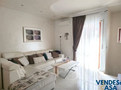 Foto Appartamento in Via Zara, Adelfia di 107 m² con 3 locali in vendita