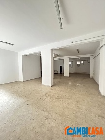 Foto Locale commerciale a Palermo Centro di 156 m² con 1 locali in vendita