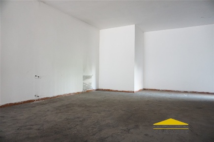 Foto Locale commerciale in via sforza, Carrara Avenza di 80 m² con 2 locali