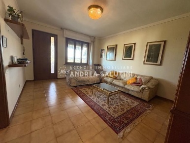 Foto Appartamento a Santa Maria a Monte Cinque Case di 120 m² con 5 locali