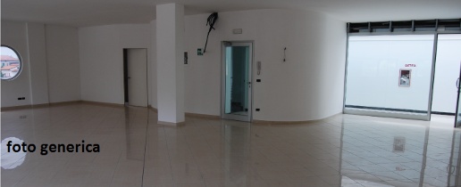 Foto Locale commerciale a Pontedera Villaggi, Bellaria di 141 m² in vendita