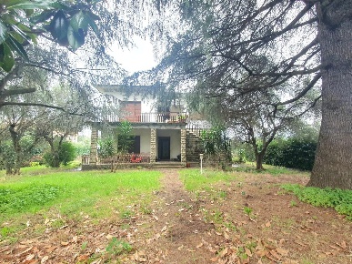 Foto Villa bifamiliare a Lucca San Pietro a Vico - San Cassiano di 220 m²