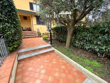 Foto Villa a schiera a Campi Bisenzio Novoli di 110 m² con 6 locali
