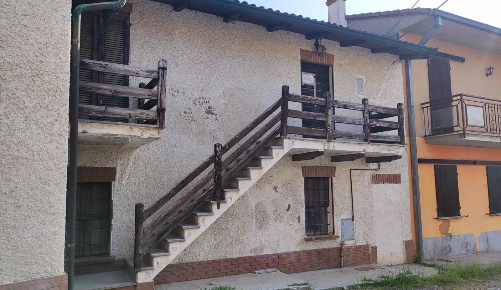 Foto Appartamento a Chignolo Po Centro di 60 m² con 3 locali in vendita