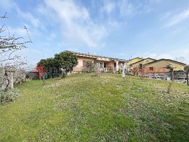 Foto Villa unifamiliare in DON MINZONI, Arcene Centro di 233 m² in vendita