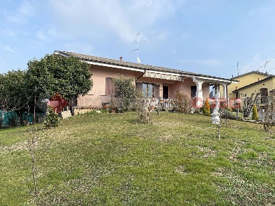 Foto Villa unifamiliare in DON MINZONI, Arcene Centro di 233 m² in vendita