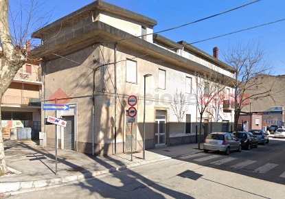 Foto Casa indipendente in Via Crispi 1, Avezzano Centro di 380 m²