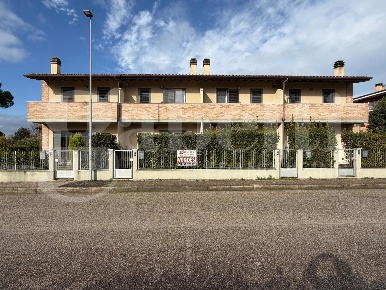 Foto Villa a schiera in Via LUIGI ROMAGNOLI 3, Assisi Palazzo, Petrignano