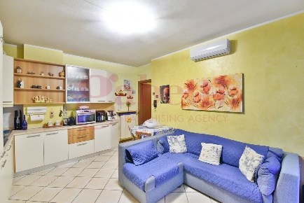 Foto Appartamento in Piazza Roma 1, Mariano Comense Centro di 65 m²