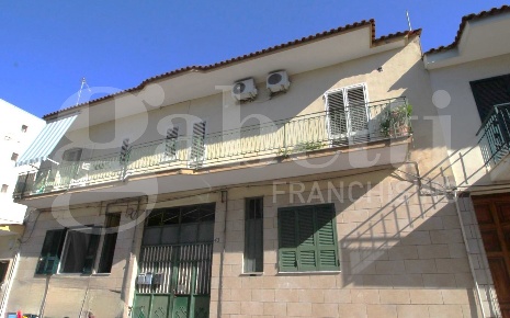 Foto Appartamento in Via Tenente Alberto Barone 43, Arzano di 105 m²