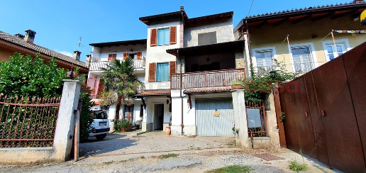 Foto Casa indipendente in dei rivetti, Pinerolo Collina di 210 m²