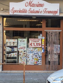 Foto Negozio in Viale Aldo Moro 11, Brindisi Commenda di 59 m² con 1 locali