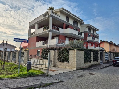 Foto Appartamento in Via fratelli bandiera 8, Cerro Maggiore di 115 m²