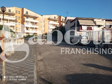 Foto Negozio in Via Pisacane 26, Benevento Rione Libertà di 320 m²