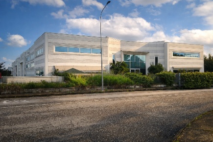 Foto Capannone industriale a Occhiobello Santa Maria Maddalena di 1705 m²