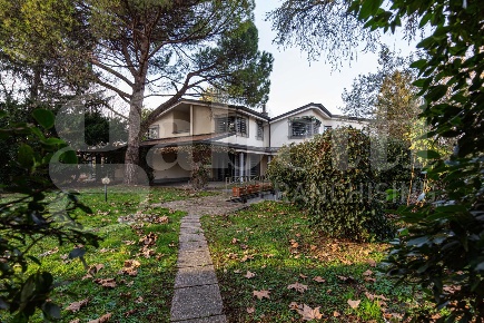 Foto Villa singola in Via Della Rosa 2, Segrate Villaggio Ambrosiano